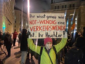 Beim Protest vor der SPÖ-Zentrale